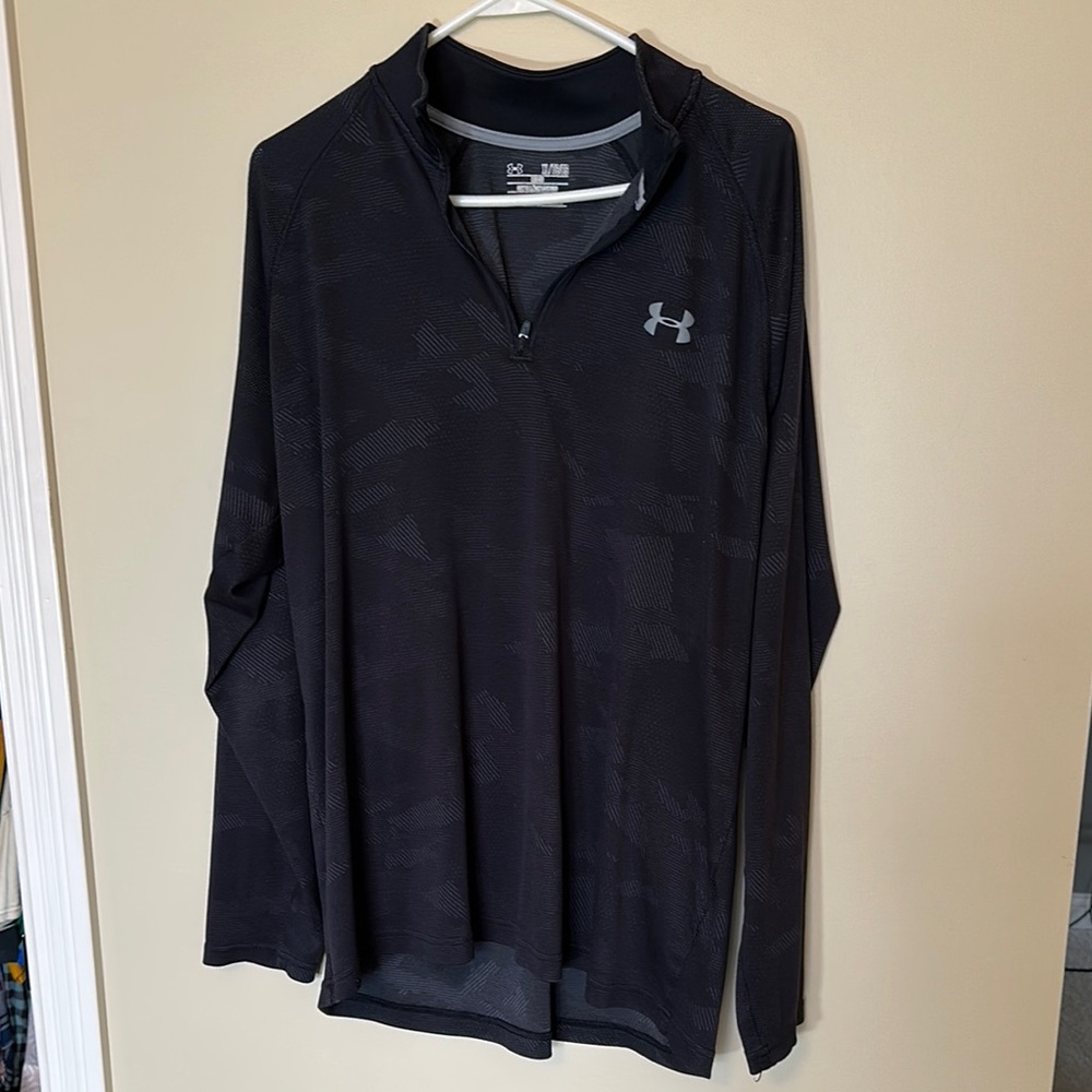Under Armour Black HeatGear Pullover
